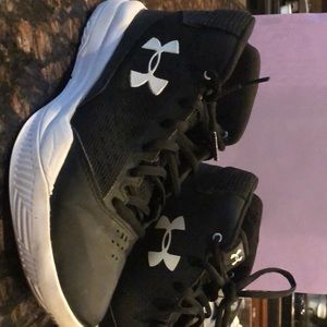 Under armour women’s gym shoes